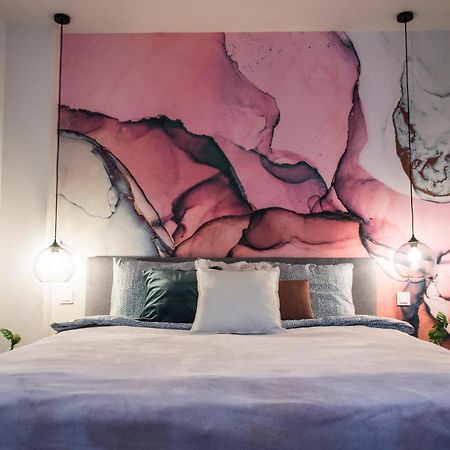 Danubio****2 Bedrooms-Be In The Center Of It All! 布达佩斯 外观 照片