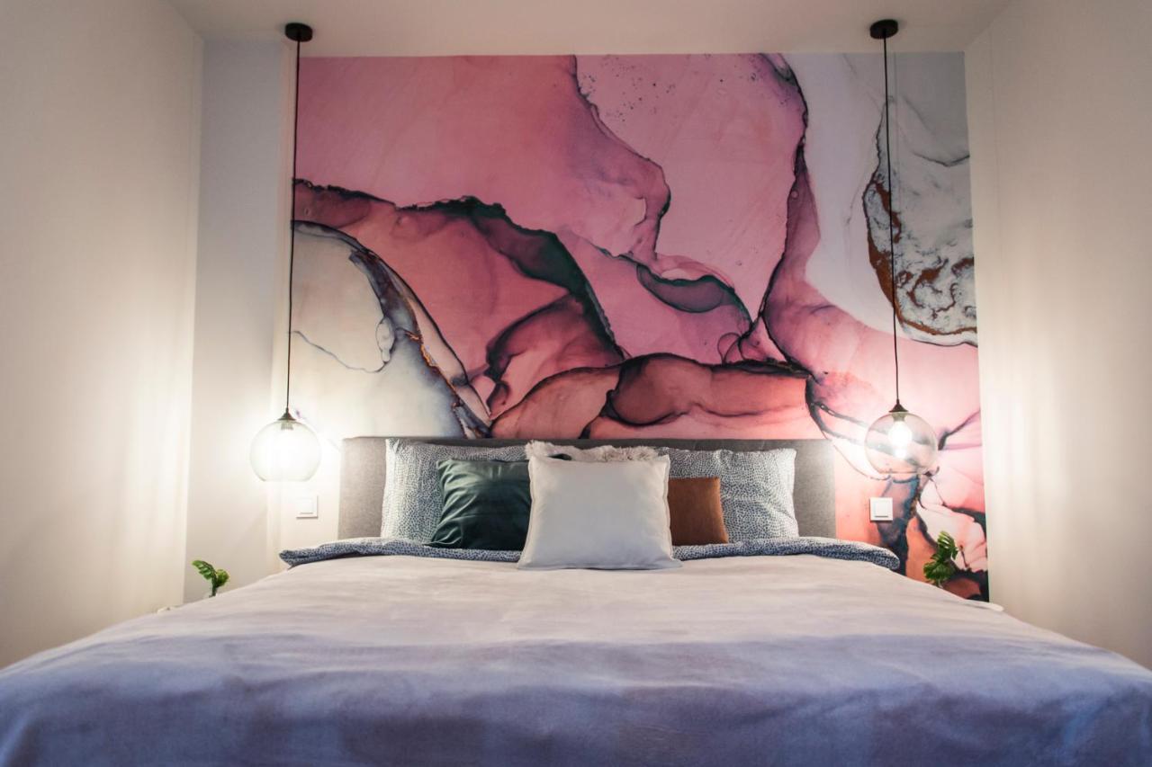 Danubio****2 Bedrooms-Be In The Center Of It All! 布达佩斯 外观 照片